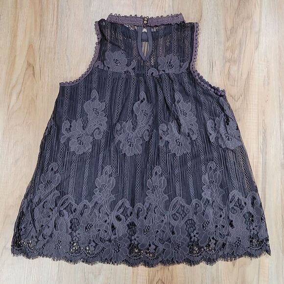 🔺️Taylor & Sage Medieval Blue High Neck Lacy Sleeveless Blouse Small - Picture 4 of 13